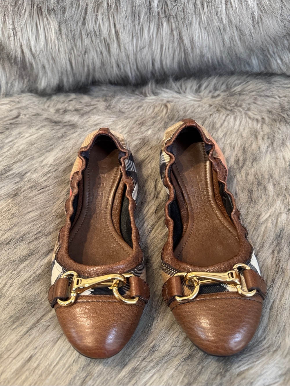 Burberry Classic Brown Plaid Women's Ballet Flats with Gold Hardware Size 38 - Picture 4 of 10